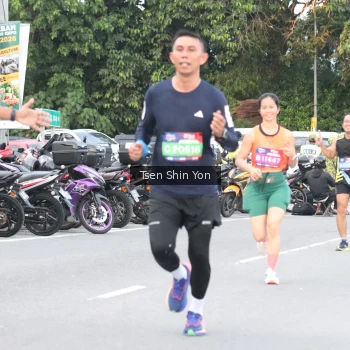 Runner Photo 3804012