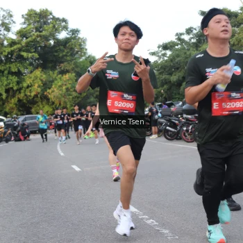 Runner Photo 3804042