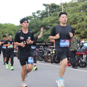 Runner Photo 3804077