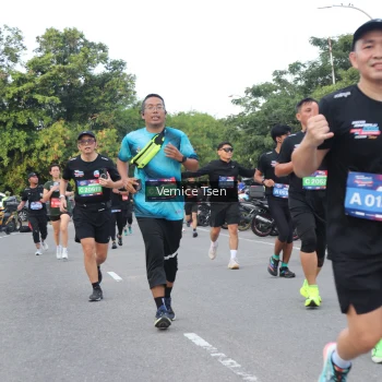 Runner Photo 3804117