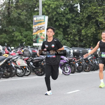 Runner Photo 3804179
