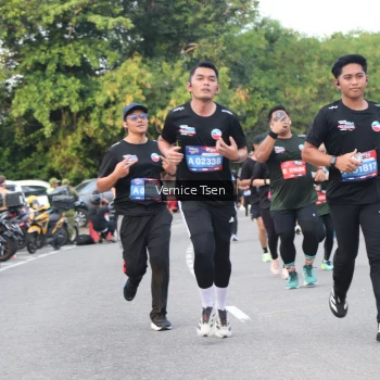 Runner Photo 3804212