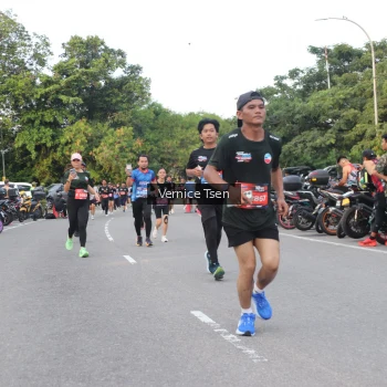 Runner Photo 3804315