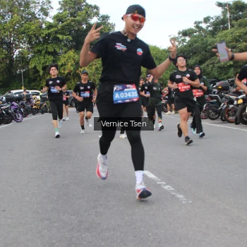 Runner Photo 3804384