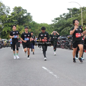 Runner Photo 3804415
