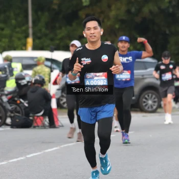 Runner Photo 3804423