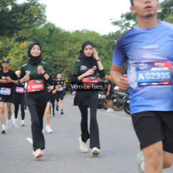 Runner Photo 3804444