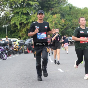 Runner Photo 3804572