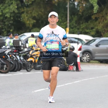 Runner Photo 3804592