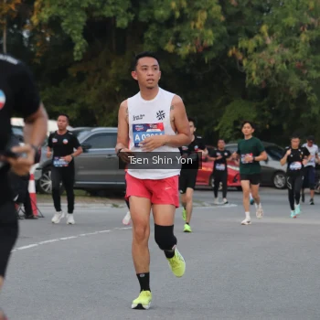 Runner Photo 3804646