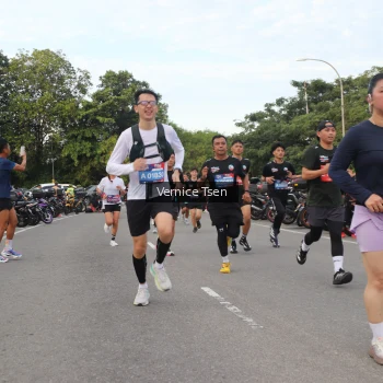 Runner Photo 3804654