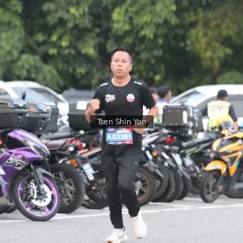 Runner Photo 3804659