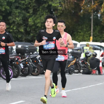 Runner Photo 3804663