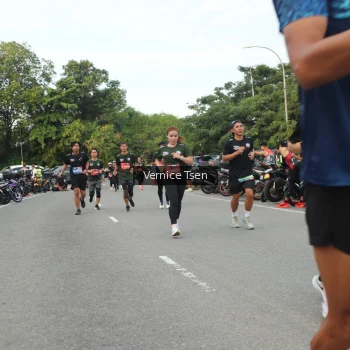Runner Photo 3804674