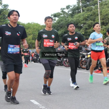 Runner Photo 3804686