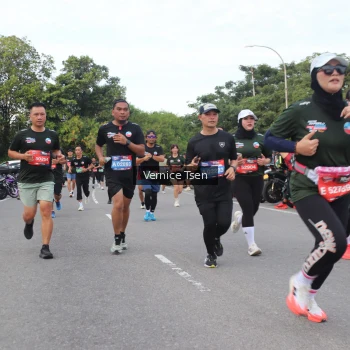 Runner Photo 3804713