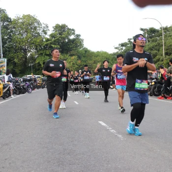 Runner Photo 3804748