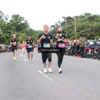 Runner Photo 3804769