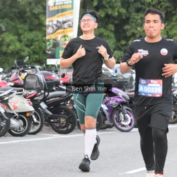 Runner Photo 3804779
