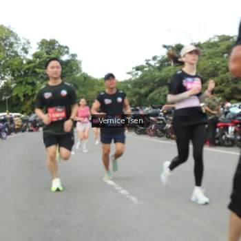 Runner Photo 3804833
