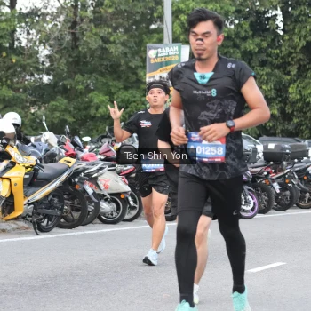 Runner Photo 3804849