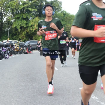 Runner Photo 3804869