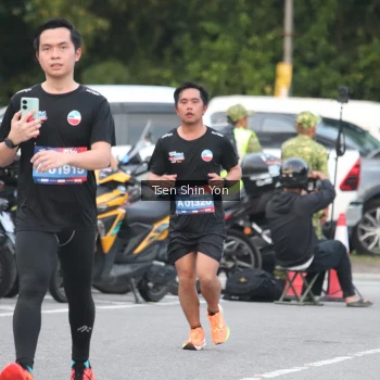 Runner Photo 3804998