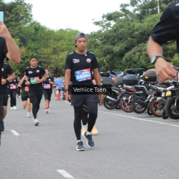 Runner Photo 3805034