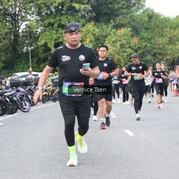 Runner Photo 3805066