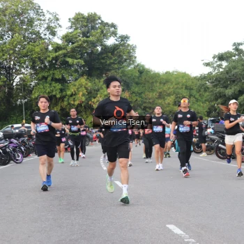 Runner Photo 3805155