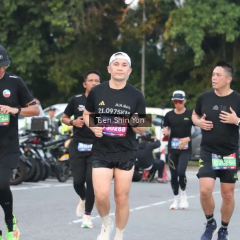 Runner Photo 3805365