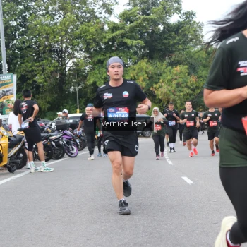Runner Photo 3805600