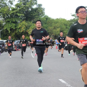 Runner Photo 3805639