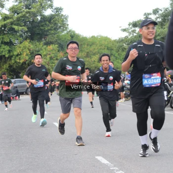 Runner Photo 3805645