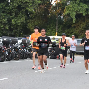 Runner Photo 3805669