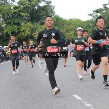 Runner Photo 3805674