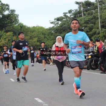 Runner Photo 3805857