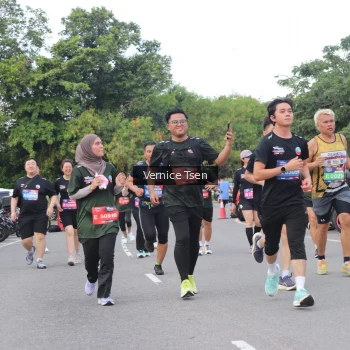 Runner Photo 3805860