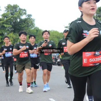 Runner Photo 3806001