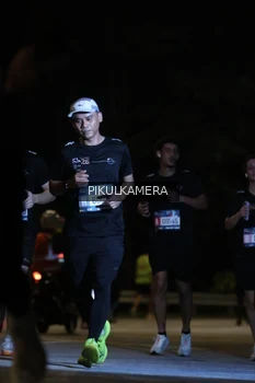 Runner Photo 3806070