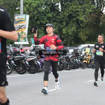 Runner Photo 3806151