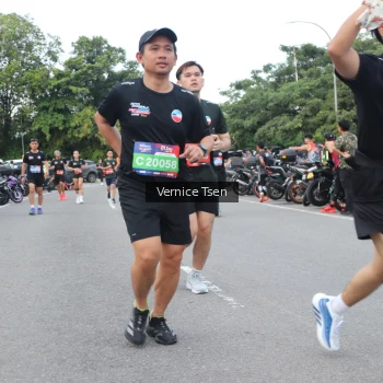 Runner Photo 3806563