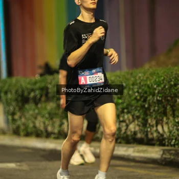 Runner Photo 3806565
