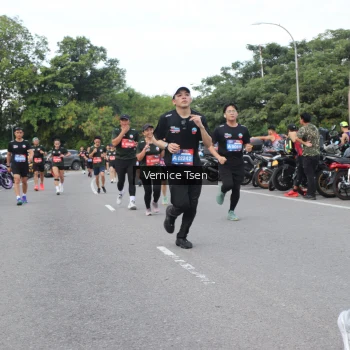 Runner Photo 3806594