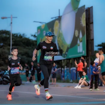 Runner Photo 3806609