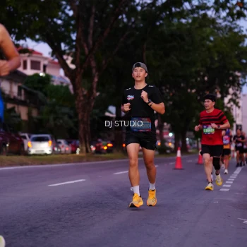 Runner Photo 3806654