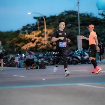 Runner Photo 3806655