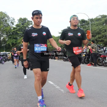 Runner Photo 3806664
