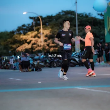 Runner Photo 3806667