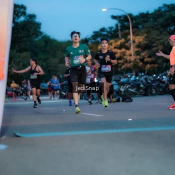 Runner Photo 3806686